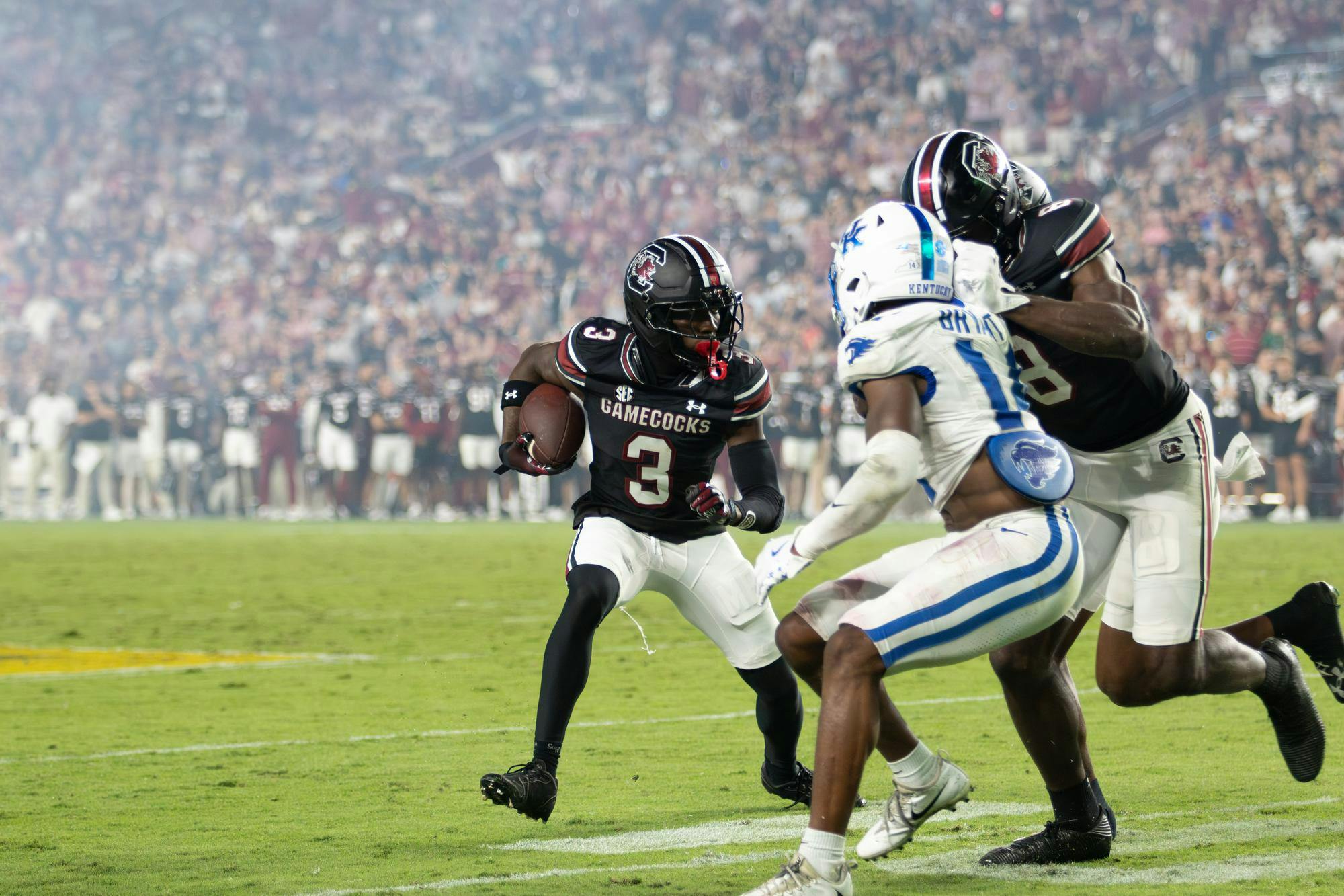 Sophomore wide receiver Mazeo Bennett Jr. runs the ball to the redzone against the University of Kentucky at Williams-Brice Stadium on Sept. 27, 2025. The Gamecocks went on to score against the Wildcats on this drive.