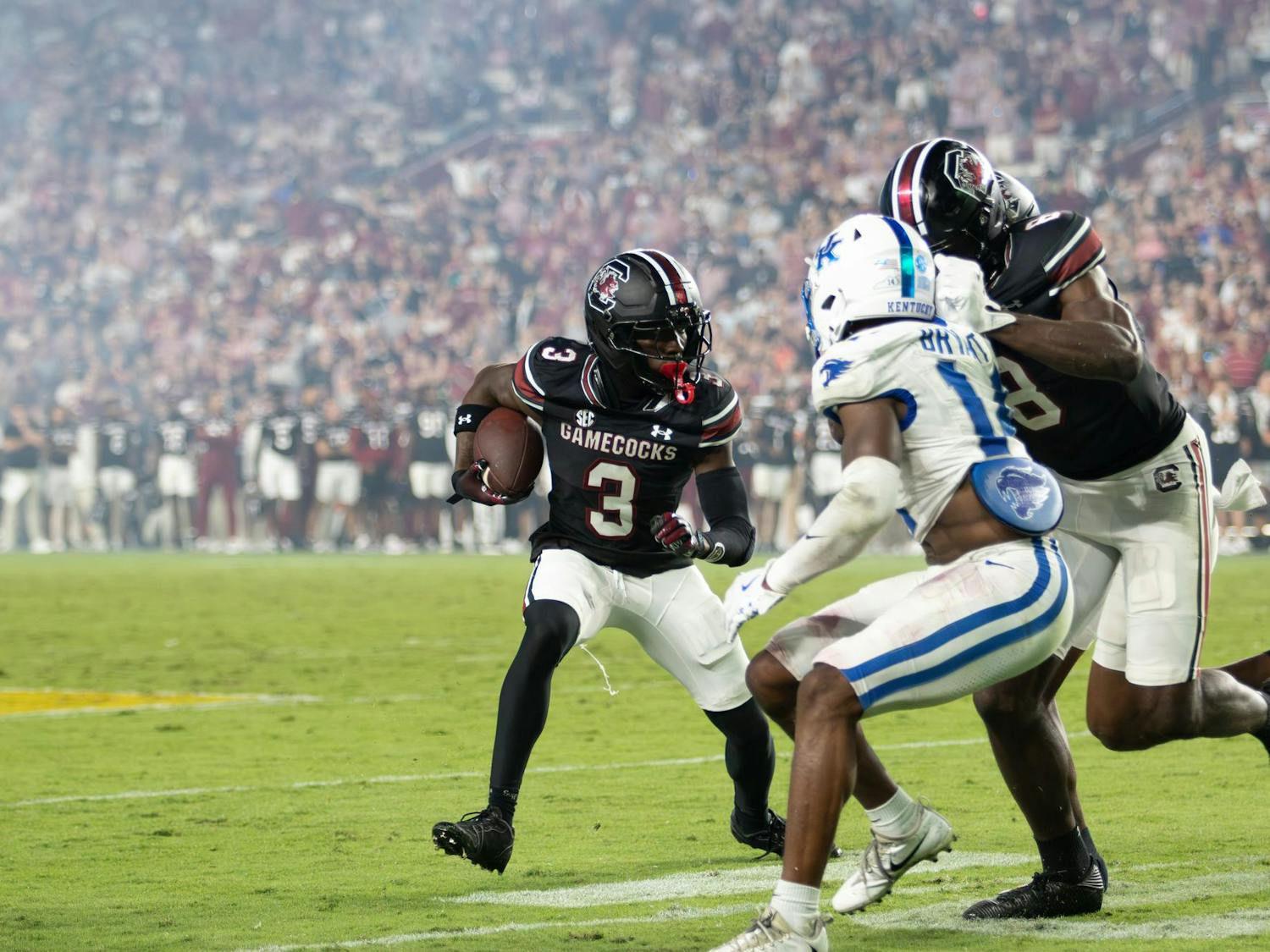 Sophomore wide receiver Mazeo Bennett Jr. runs the ball to the redzone against the University of Kentucky at Williams-Brice Stadium on Sept. 27, 2025. The Gamecocks went on to score against the Wildcats on this drive.