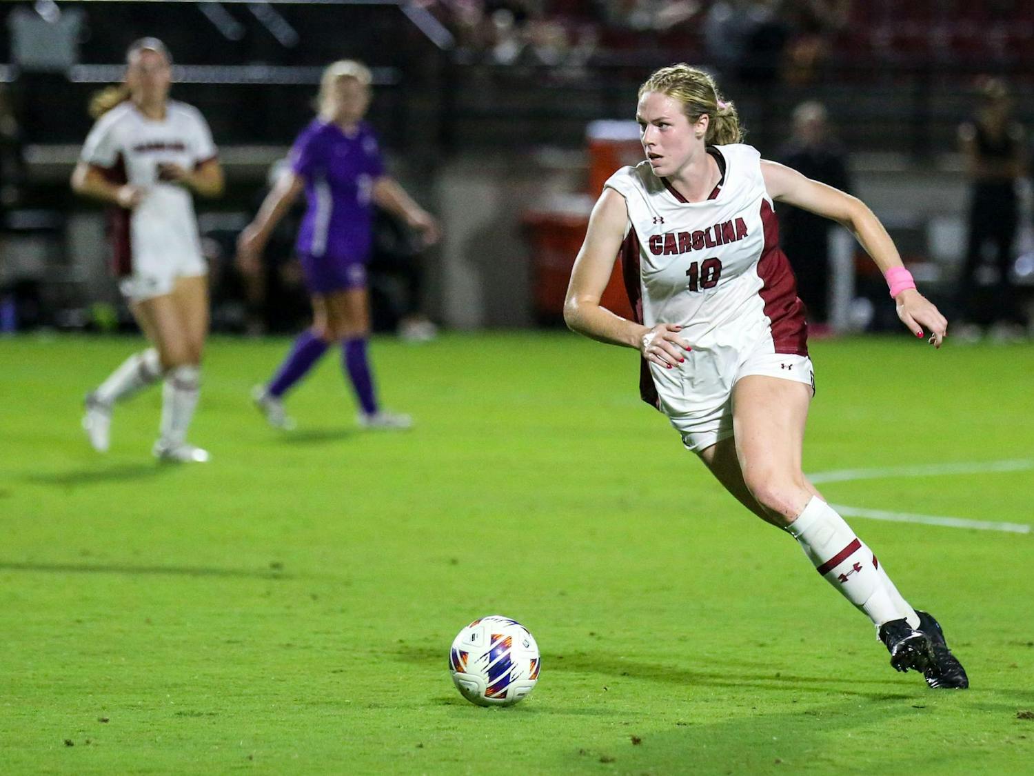 Senior forward Catherine Barry advances upfield during South Carolina’s match against LSU at Stone Stadium on Oct. 5, 2023. The Gamecocks beat the Tigers 1-0.