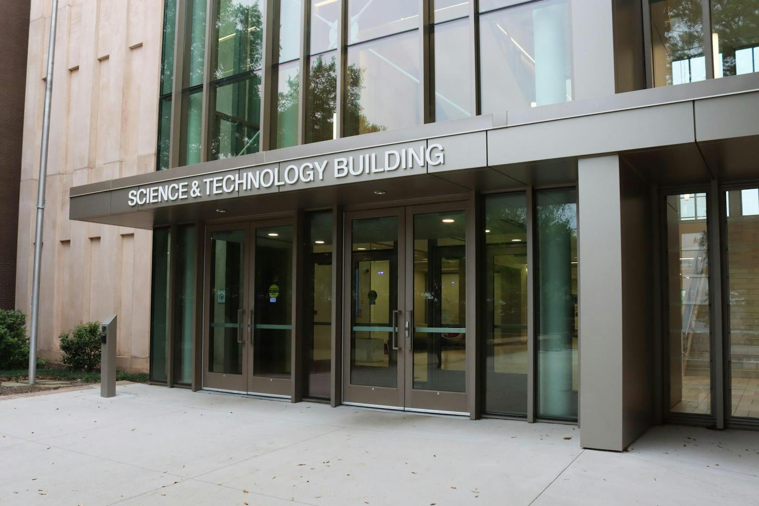 The main entrance of ɫɫƵ's Science and Technology Building stands on April 10, 2024. The university's renovation project to improve multiple classrooms and biology labs in the building's "east tower" is expected to cost $25 million.