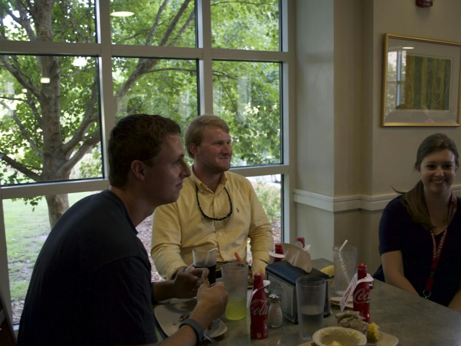 Students round off their first day of classes by chowing down at the Honeycomb Cafe.