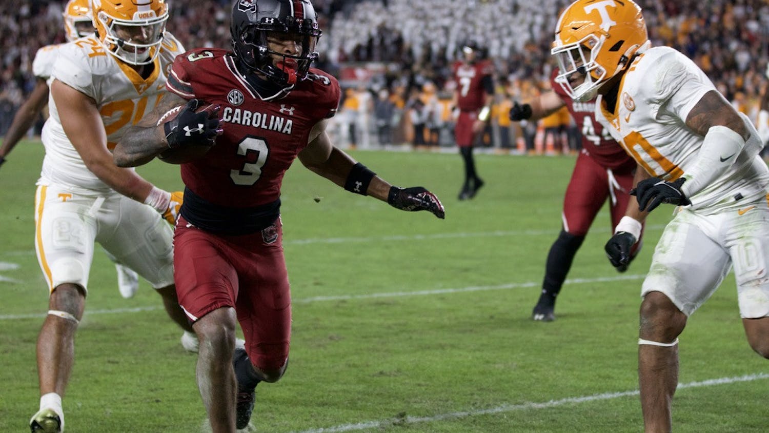 FILE—Antwane Wells Jr. runs the ball into the end zone for a South Carolina touchdown, putting the Gamecocks up 42-31. The Gamecocks beat Tennessee 63-38 on Nov. 19, 2022.