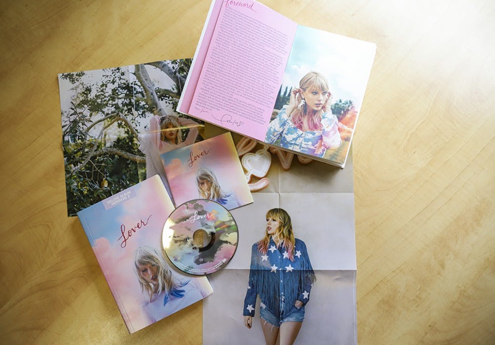 Review The Old Taylor Swift Resurrects On Lover The