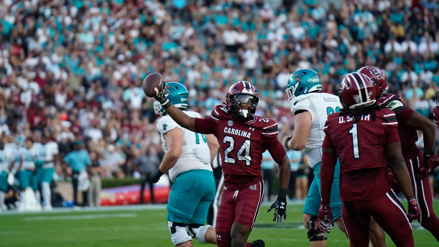 FILE — Defensive back Jalon Kilgore recovers a fumble against Coastal Carolina at Williams-Brice Stadium on Nov. 22, 2025. Kilgore has declared for the 2026 NFL Draft.