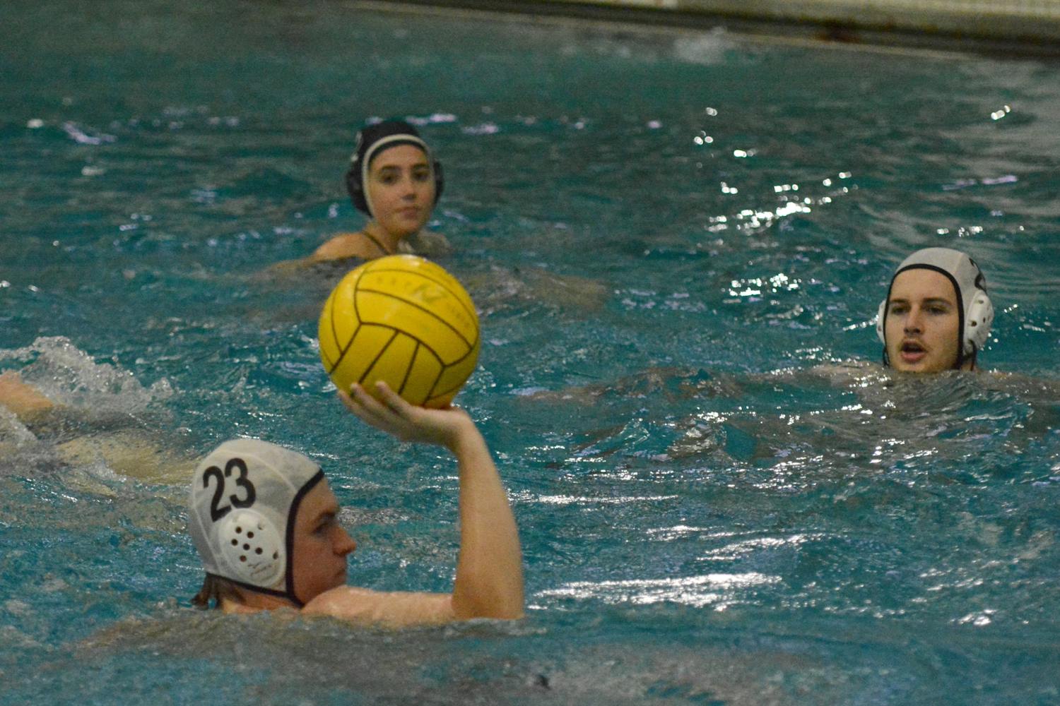 Third-year Conor O'Shea and fourth-year Christian McCormick practice with the ɫɫƵ Water Polo Club on October 3, 2023, in Blatt PEC's pool. The rise of club sports has helped boost the team's attendance numbers.