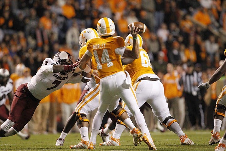 South Carolina defensive end Jadeveon Clowney (7) pressures Tennessee quarterback Justin Worley (14) during the first half on Saturday, October 29, 2011, at Neyland Stadium in Knoxville, Tennessee. (Tracy Glantz/The State/MCT)