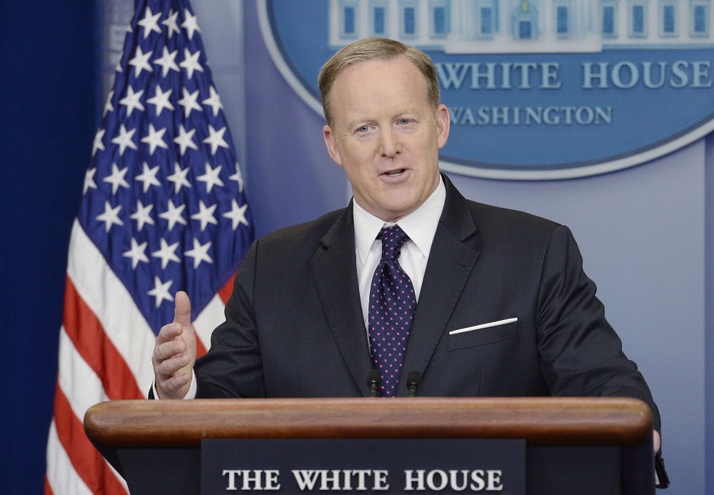 us_news_spicerbriefing_1_aba