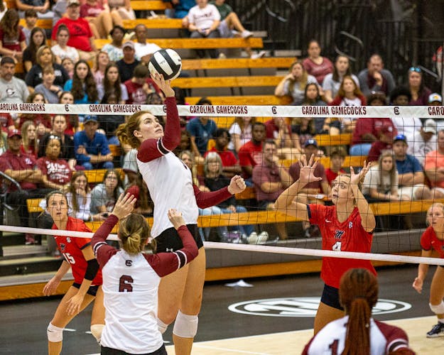 Analysis: Gamecock volleyball splits weekend series with Ole Miss - 澳门平 ...