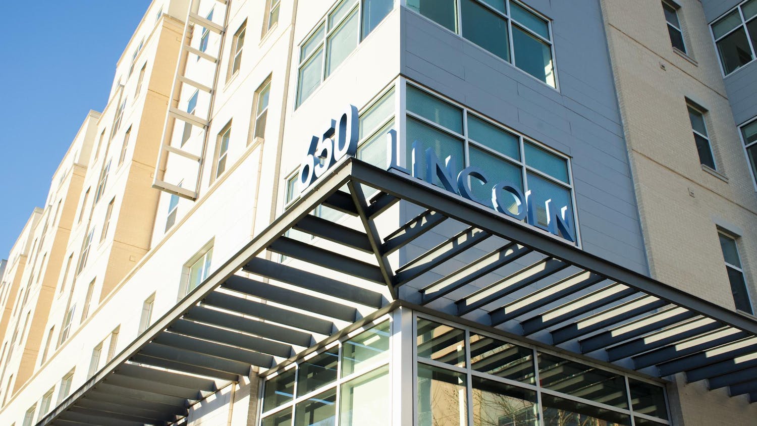 FILE - The corner of the 650 Lincoln student apartment on March 10, 2024. The South Carolina Law Enforcement Division is investigating after the death of a USC student at the apartment building.