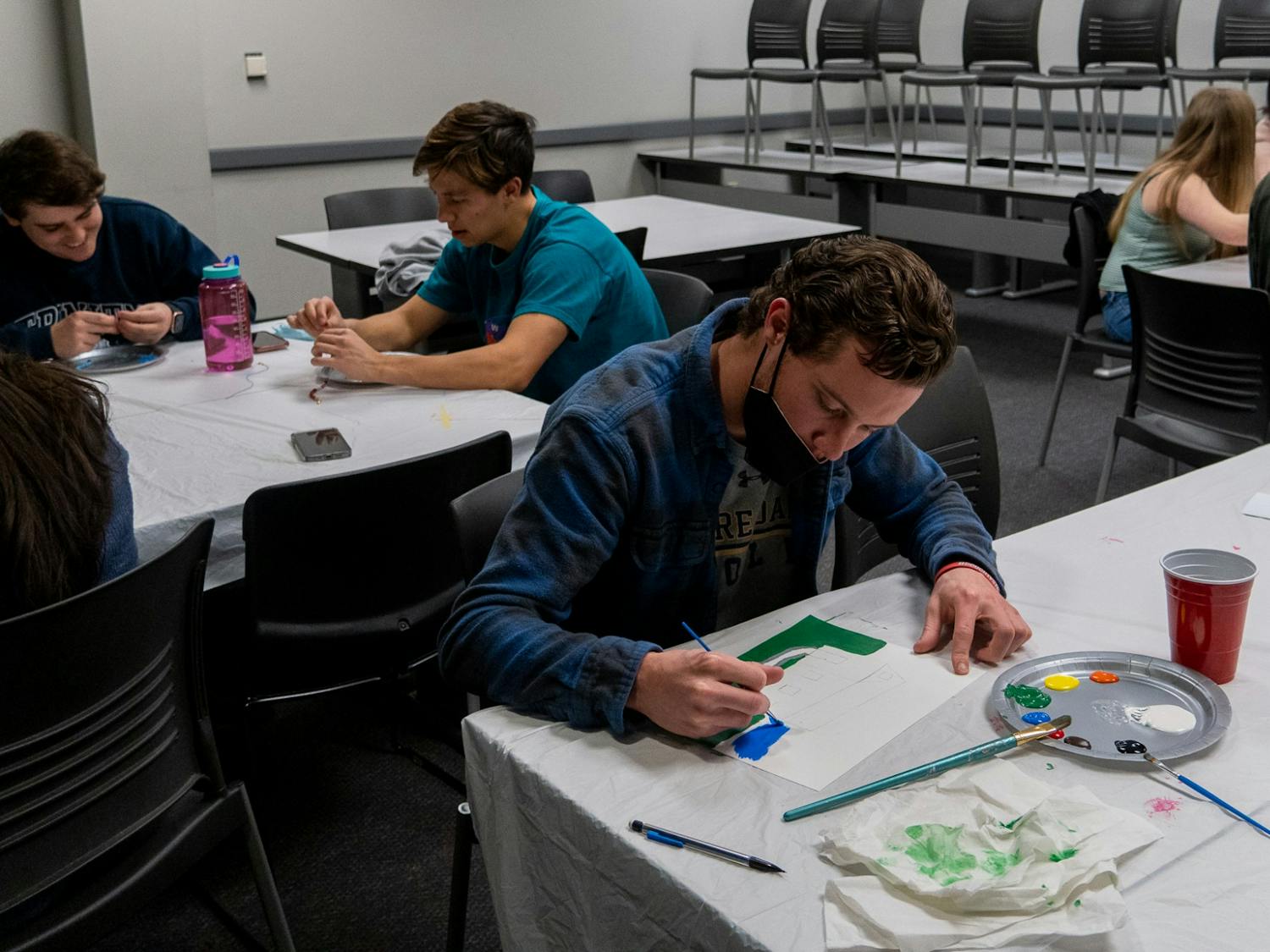 USC students meet on the fourth floor of the Callcott building for painting and bracelet making. USC’s Art Therapy Club meets bi-weekly and hosts a variety of arts and crafts activities for its members.