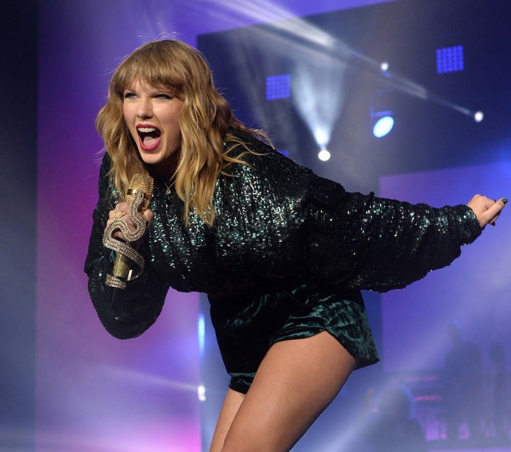 Taylor Swift performs on Dec. 10, 2017 in London. Swift will open the 2018 AMerican Music Awards.  (Doug Peters/EMPICS Entertainment/Abaca Press/TNS) 