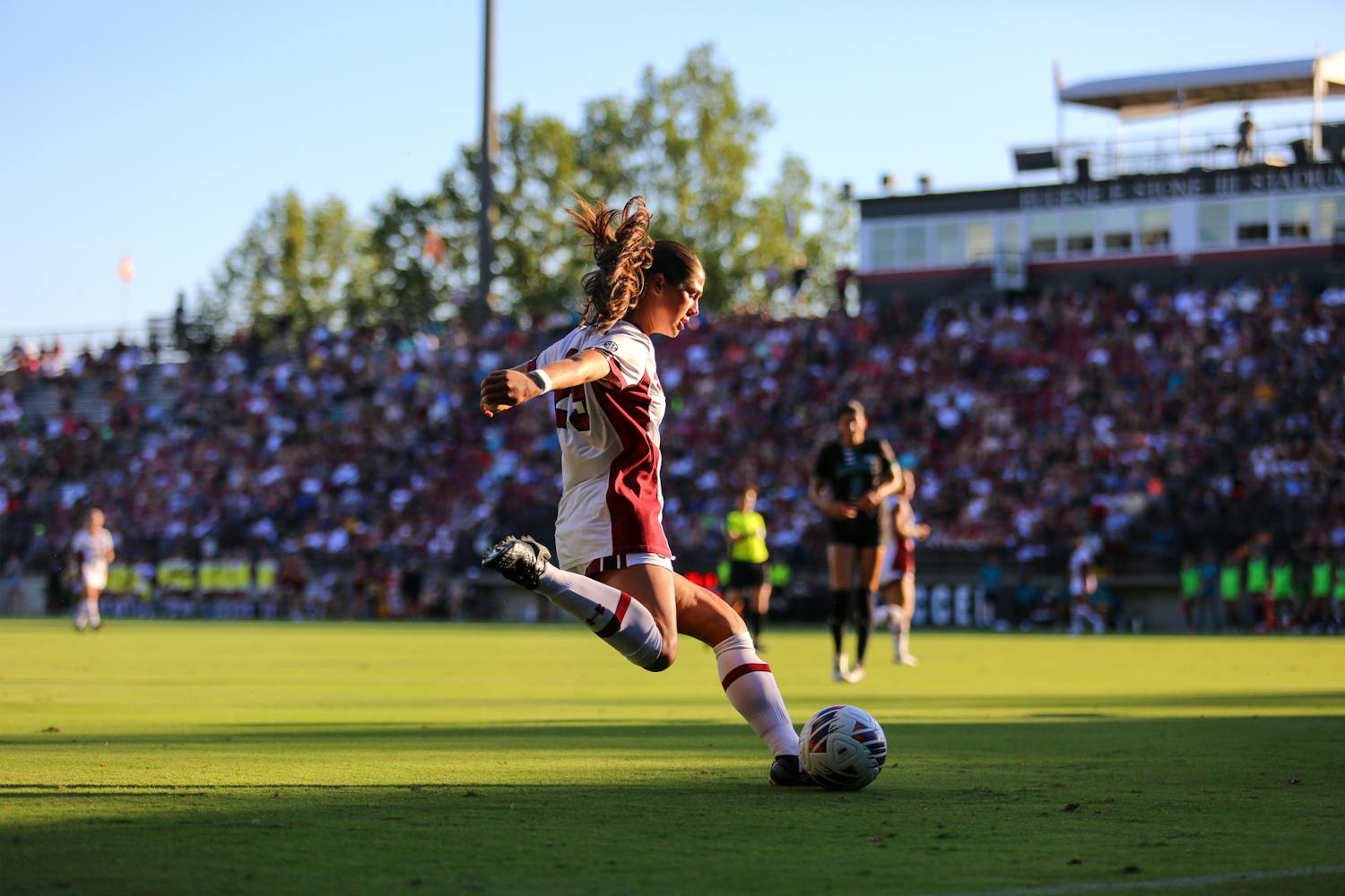 Junior midfielder Lily Render takes a corner kick against Coastal Carolina at Stone Stadium on Sept. 3, 2023. The Gamecocks defeated the Chanticleers 5-0, with one goal coming from junior midfielder Lily Render.