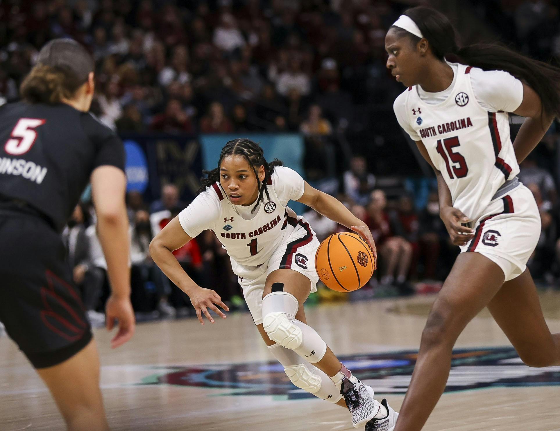 Junior guard Zia Cooke drives the ball inside the paint during the first quarter of South Carolina's 72-59 victory over Louisville on April 1, 2022 to advance to the National Championship game.