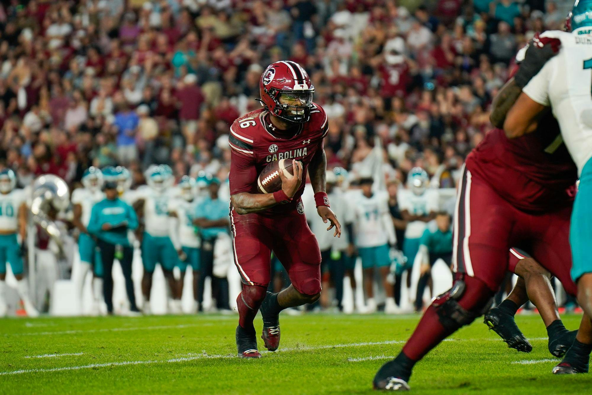 Redshirt sophomore quarterback LaNorris Sellers runs the ball against Coastal Carolina at Williams-Brice Stadium on Nov. 22, 2025. Sellers had 274 passing yards in this game.