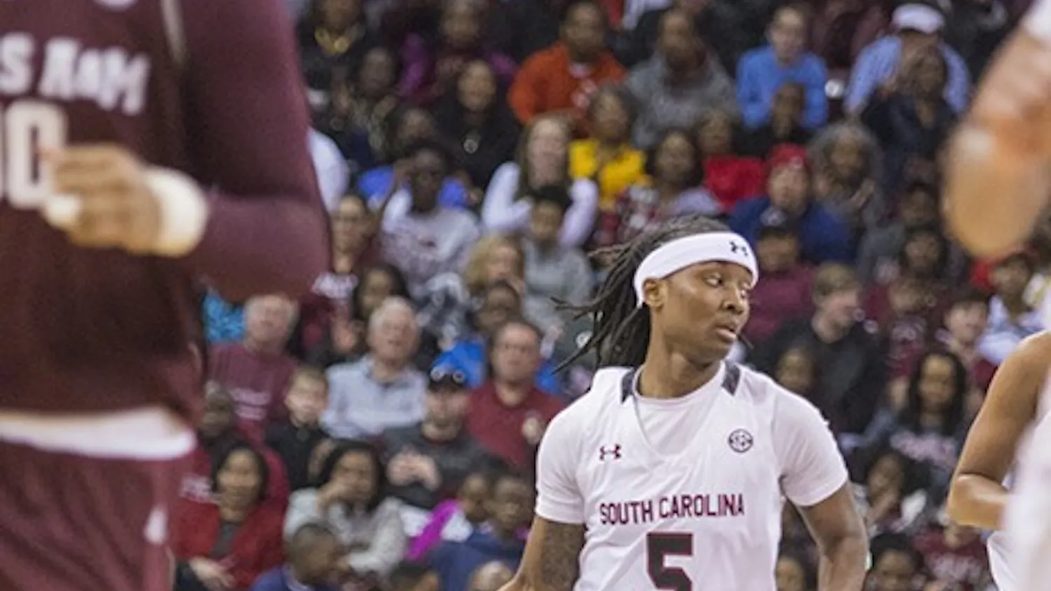Guard Khadijah Sessions played a key role in South Carolina's victory over Alabama.