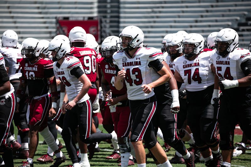 gamecock-football-coordinators-prepare-with-10-days-to-kickoff-say