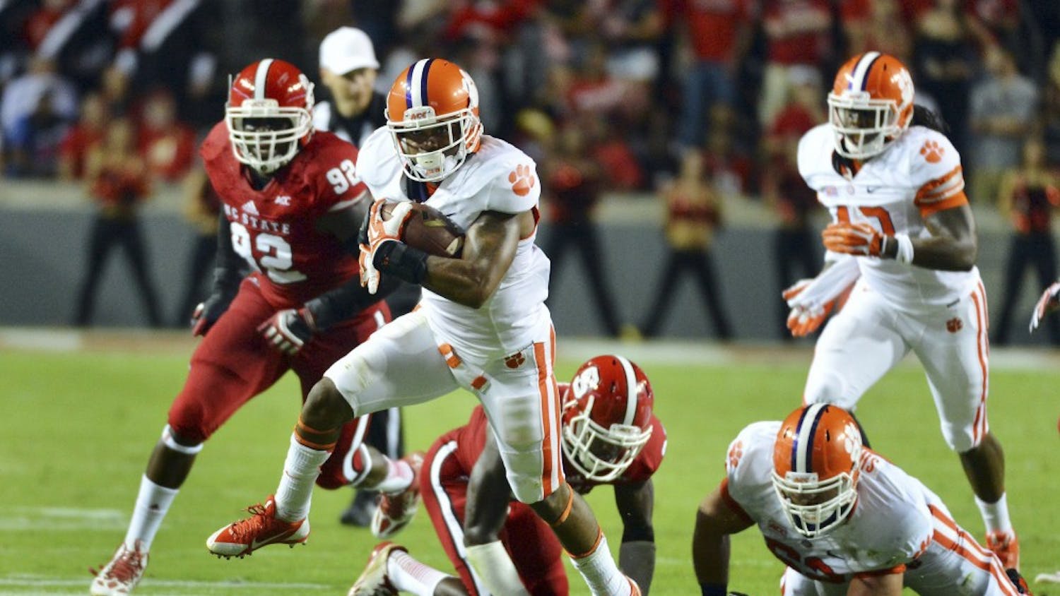 Clemson running back Roderick McDowell (25) breaks away from the North Carolina State defense for a first down in the first half on Thursday, September 19, 2013, at Carter-Finley Stadium in Raleigh, North Carolina. Clemson won, 26-14. (Chuck Liddy/Raleigh News & Observer/MCT)