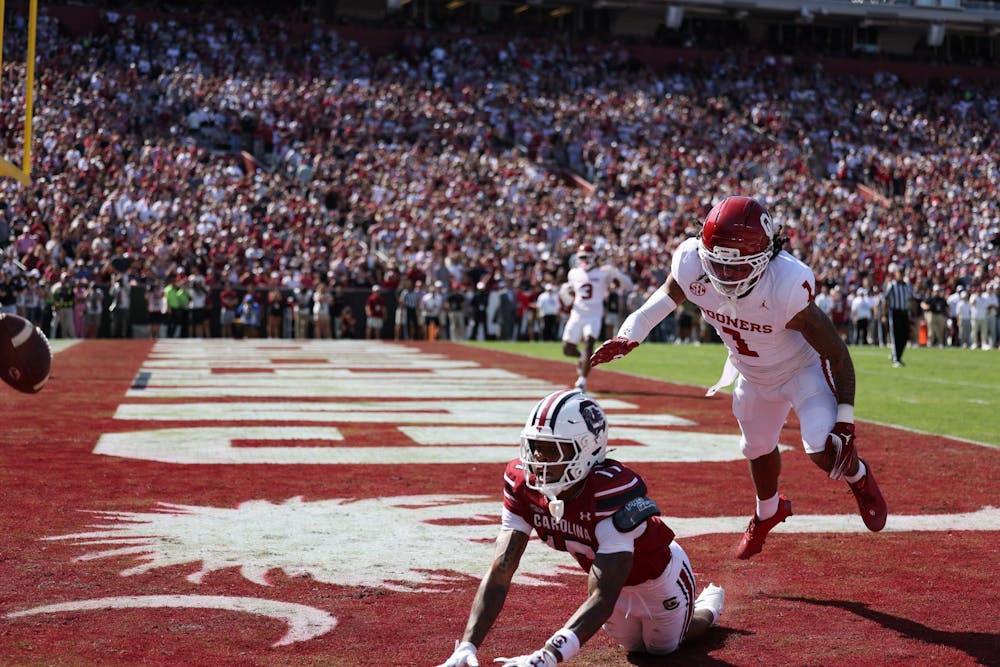 usc-fb-vs-ok-augustalewis-2531