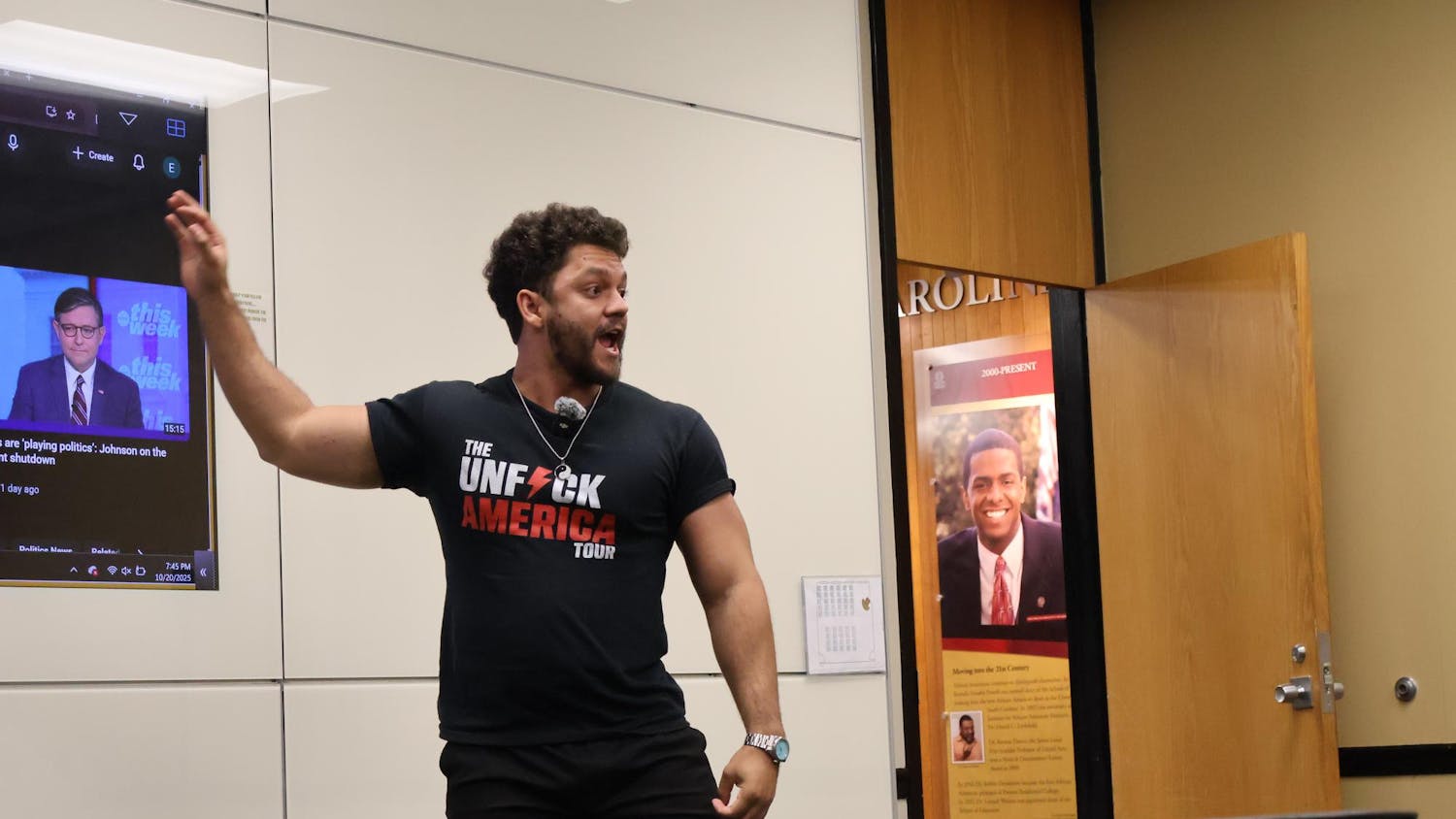 National Ground Game communication administrator Ethan Alexander speaks to several students at the organization’s interest meeting at USC.