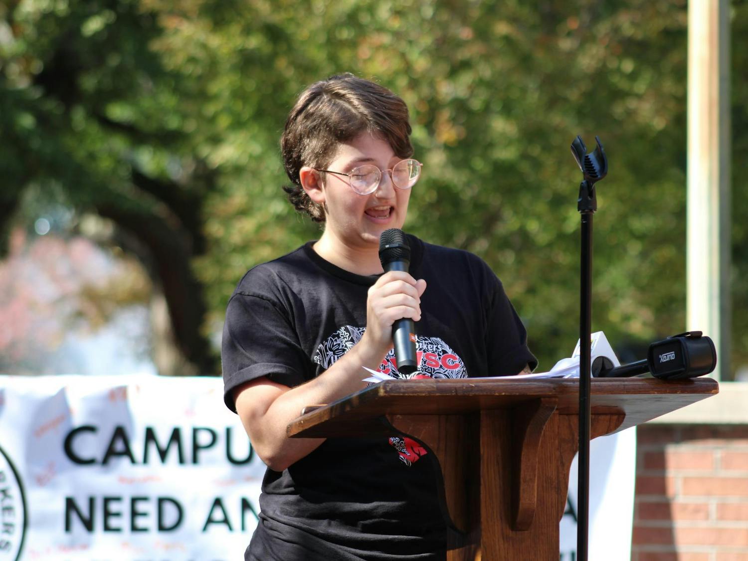 Victor Ponds, a graduate of the school of earth, ocean and environment, highlights the need for better wages for USC university workers on Oct. 26, 2023. The United Campus Workers union at USC spoke about fair wages in lieu of the union’s push for better wages across the university.