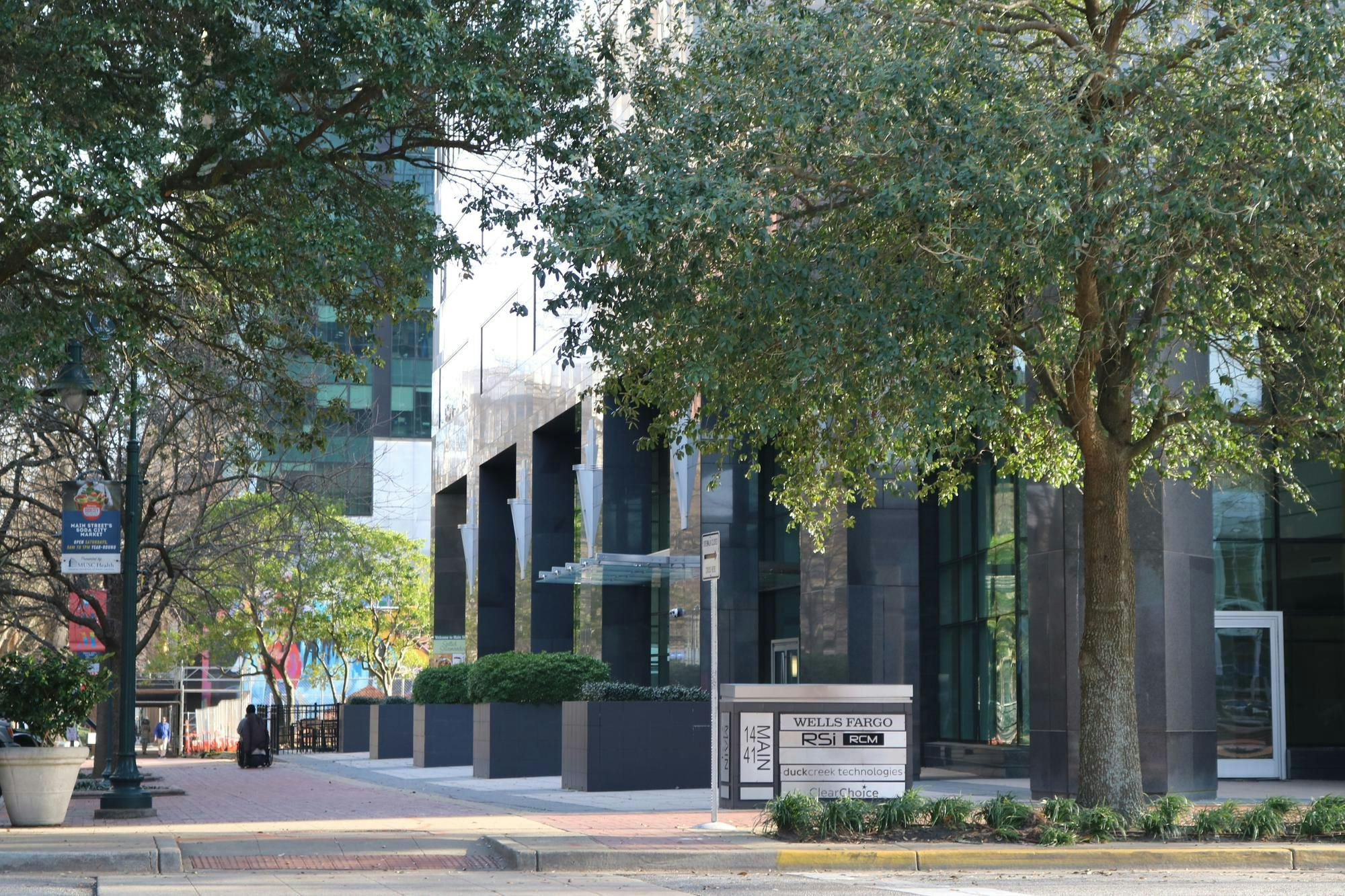 The front entrance of 1441 Main St. seen on March 4, 2026. U.S. Immigration and Customs Enforcement have just signed a lease to house new offices on 1441 Main St. 