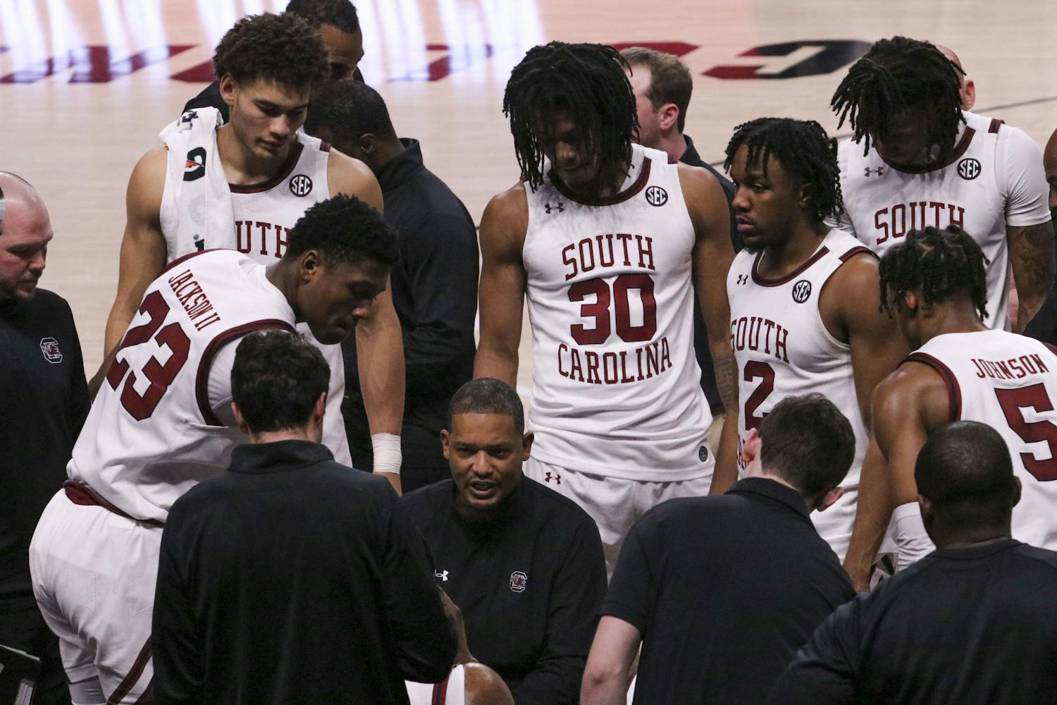 FILE — Head men's basketball coach Lamont Paris pulls his players in for a timeout with 2.3 seconds left on the clock with the team down by 2 points on Feb. 4, 2023. The ɫɫƵs fell short and lost to the Razorbacks 65-63 after a hard-fought comeback.