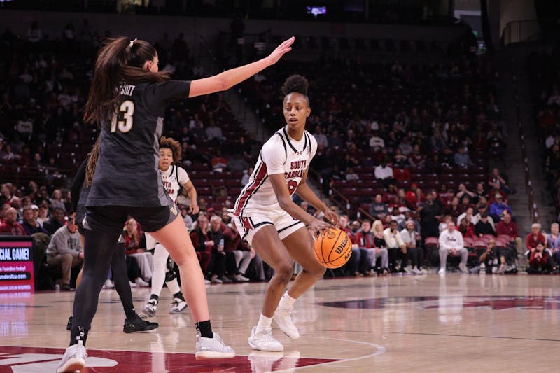 Edwards' 28 points leads Gamecocks to road victory over a foul-ridden Texas A&M squad