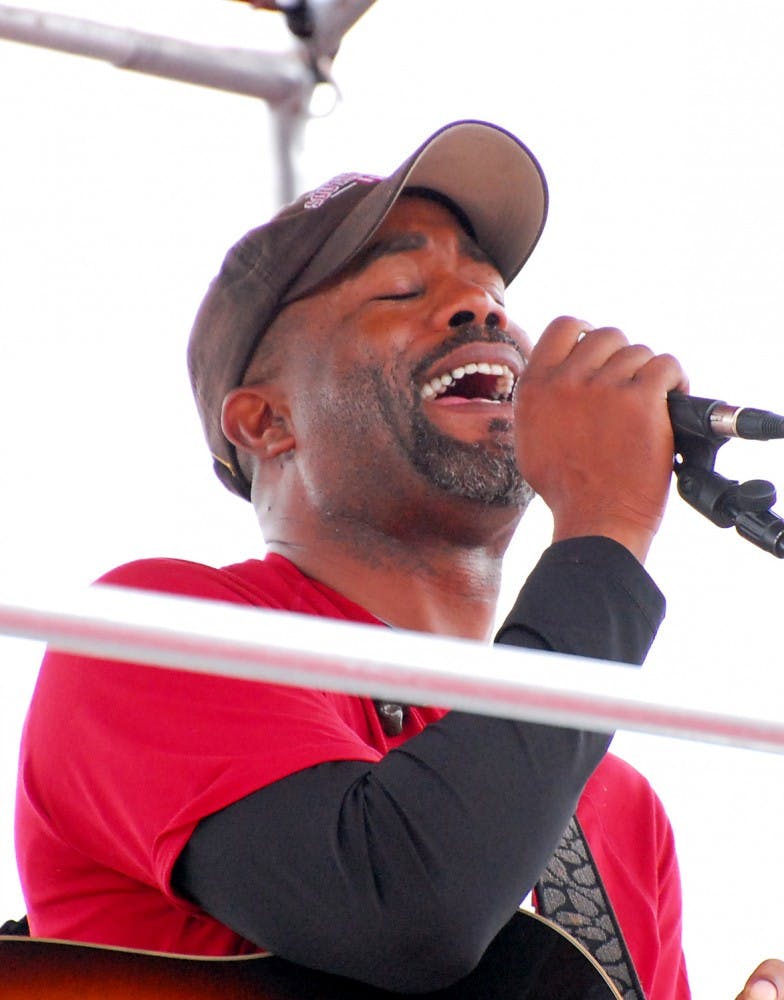 	Darius Rucker will speak at USC commencement ceremonies in May.