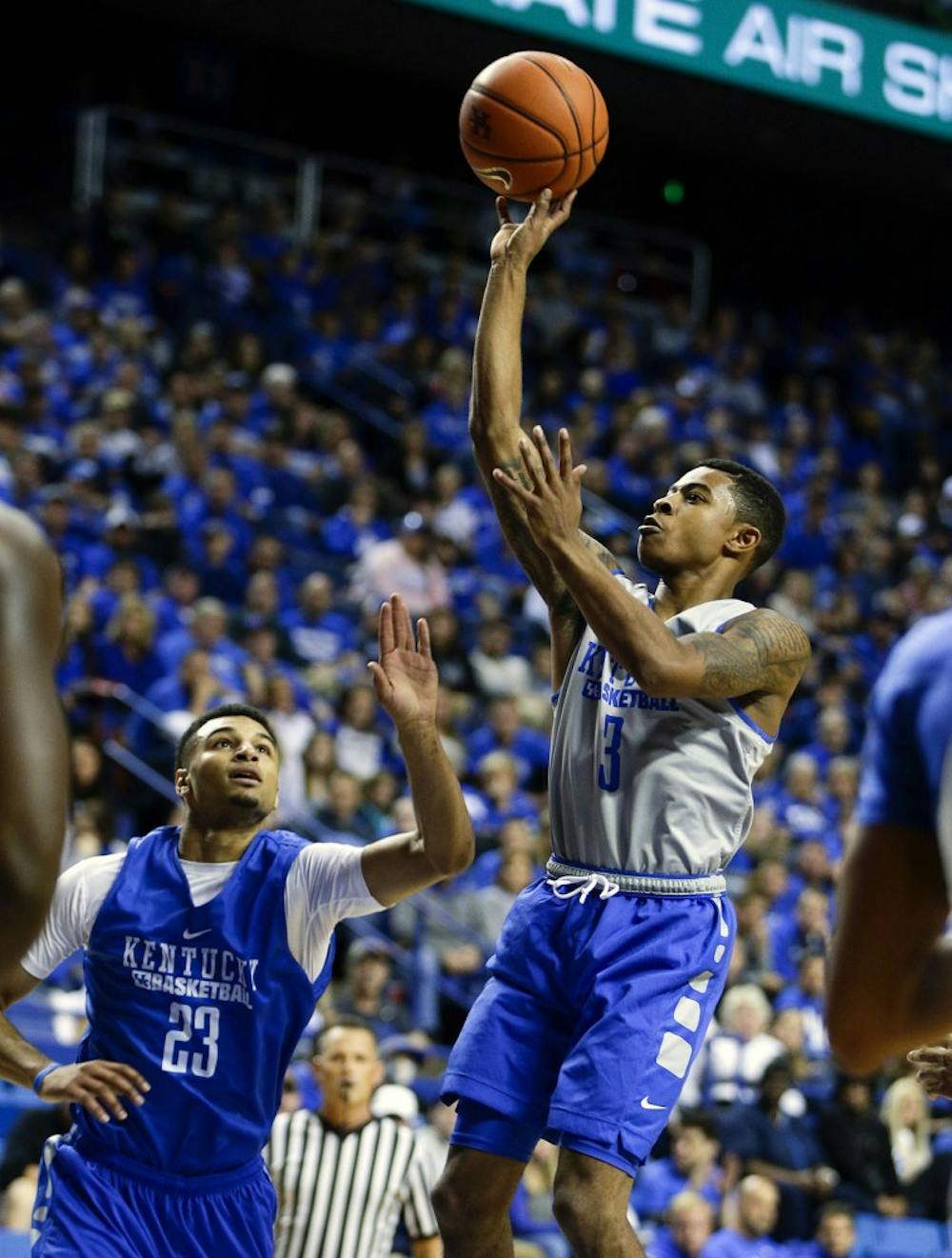 Kentucky&apos;s Tyler Ulis (3) puts in a short jumper during the team&apos;s Blue-White game on Tuesday, Oct. 27, 2015, at Rupp Arena in Lexington, Ky. (Mark Cornelison/Lexington Herald-Leader/TNS)