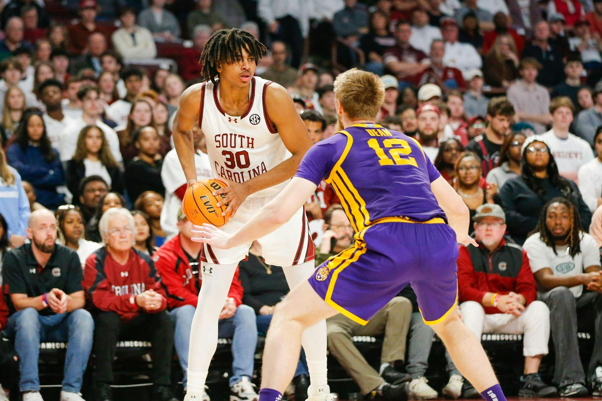 FILE — Freshman forward Collin Murray-Boyles looks for an open teammate during South Carolina’s game against LSU at Colonial Life Arena on Feb. 17, 2024. Murray-Boyles saw 26 minutes of action in the Gamecocks 64-63 loss to the Tigers.