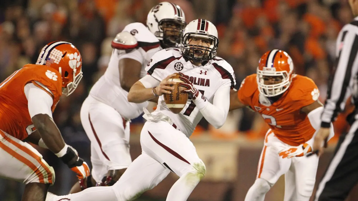 South Carolina Gamecocks quarterback Dylan Thompson (17) looks to pass in the third quarter of their game against Clemson at Memorial Stadium on Saturday, November 24, 2012, in Clemson, South Carolina. (Gerry Melendez/The State/MCT)