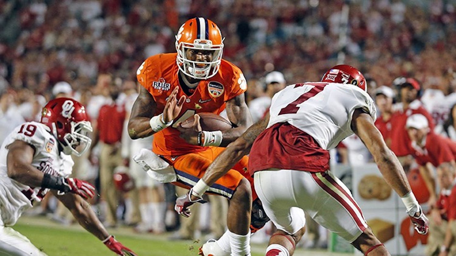 Clemson quarterback Deshaun Watson sets up a fourth-quarter touchdown against Oklahoma in the Capital One Orange Bowl at SunLife Stadium in Miami Gardens, Fla., on Thursday, Dec. 31, 2015. Clemson won, 37-17. (Charles Trainor Jr./Miami Herald/TNS)