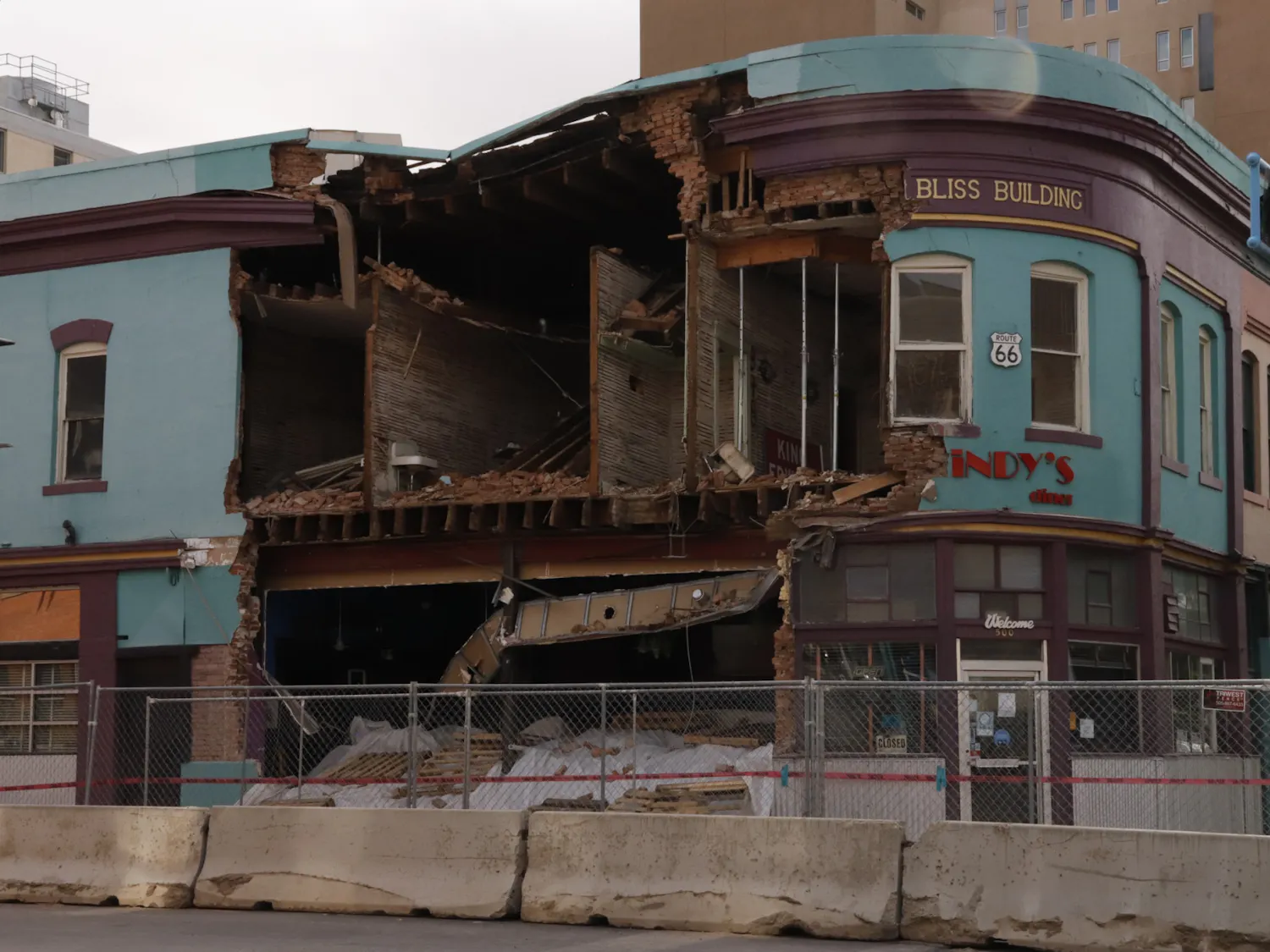 PHOTO STORY: Lindy’s Diner collapses after nearly 100 years on Route 66