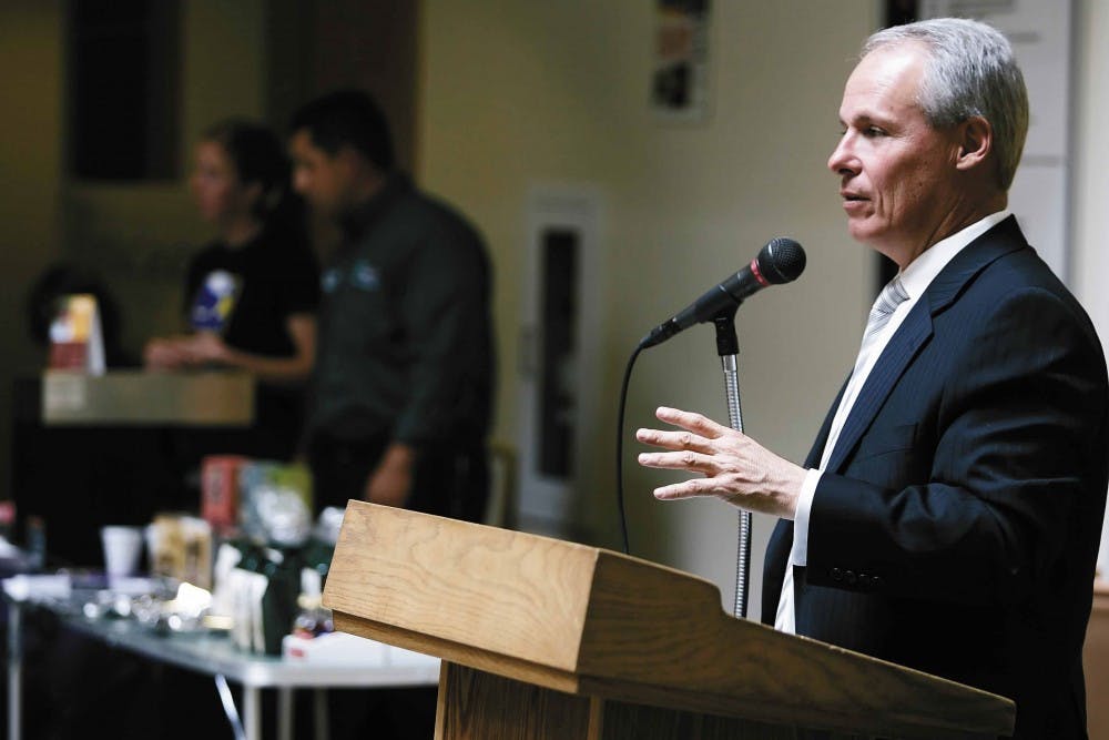 Mayor Martin Ch&aacute;vez speaks to a crowd at the Fair Trade Forum sponsored by the Albuquerque Fair Trade Coalition on Wednesday in the SUB. Ch&aacute;vez said the forum was an important step toward expanding fair trade in Albuquerque and across the st