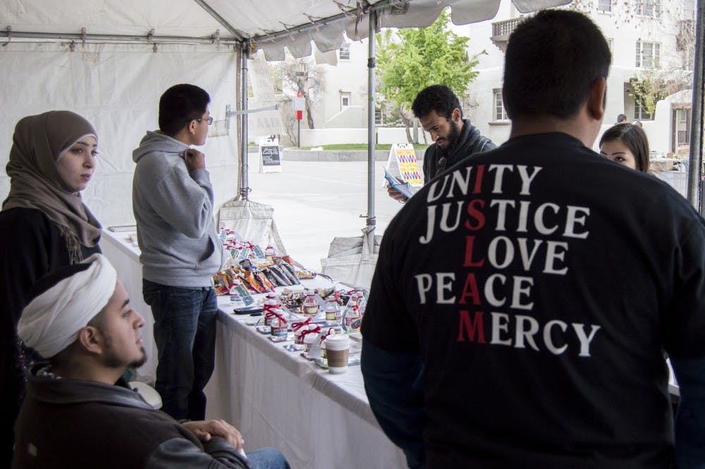 Members from the UNM Muslim Students Association speak to students during the 2014 Islam Awareness Week. A recent article published on stopthejihadoncampus.org rated UNM as one of 10 terrorist-friendly universities in the United States.