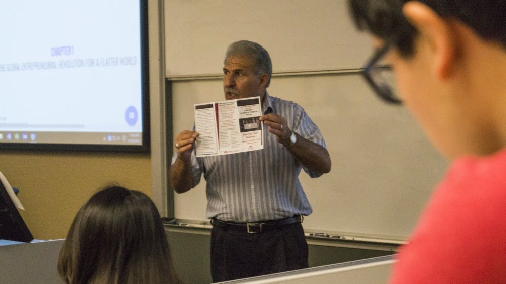 Suleiman 'Sul' Kassicieh gives a lecture at the Anderson School of&nbsp;Management on Tuesday, August 30, 2016. Kassicieh started the annual UNM Business Plan Competition, which aims&nbsp;to encourage students to start their own career in business with effective planning.&nbsp;