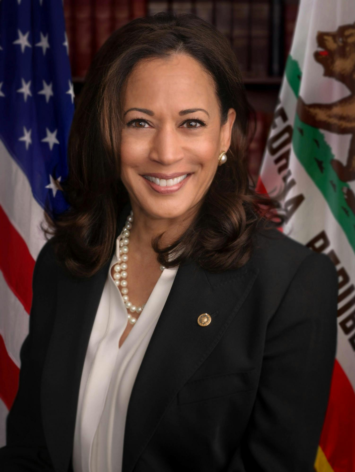 Kamala_Harris_official_photo_(cropped2).jpg
