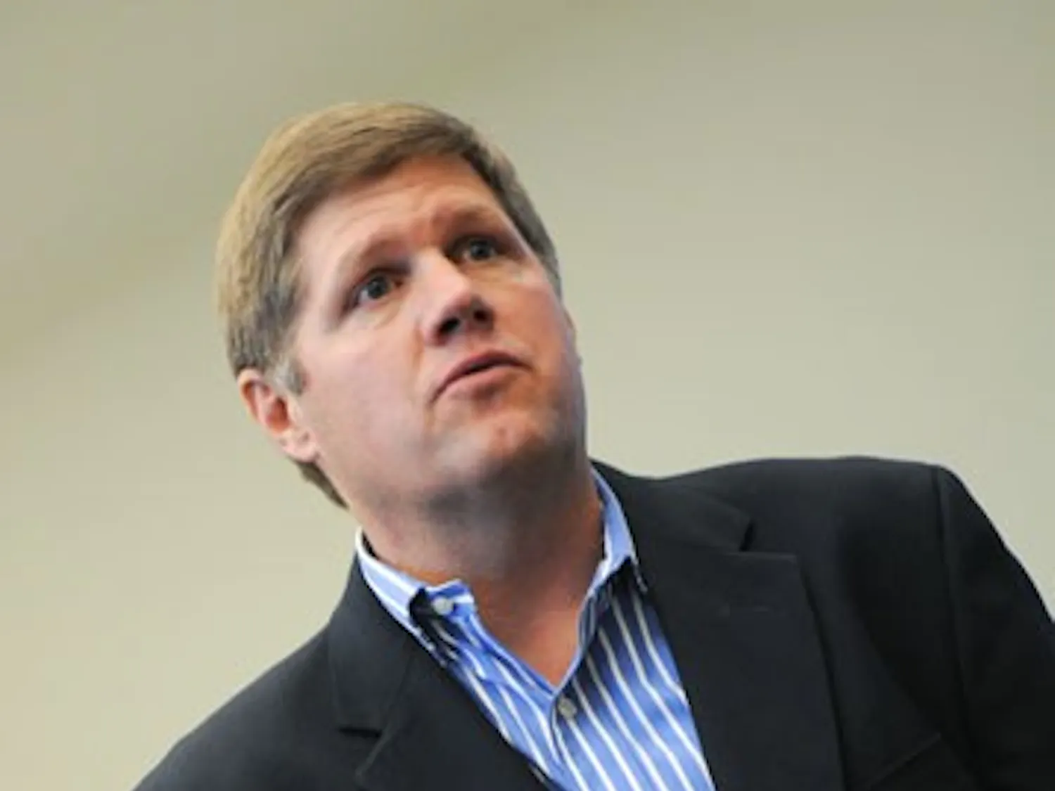 Sheriff Darren White speaks to students in the SUB on Thursday. White is running against Martin Heinrich for a seat in Congress.