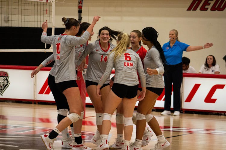 UNM volleyball shows resilience against NAU The Daily Lobo