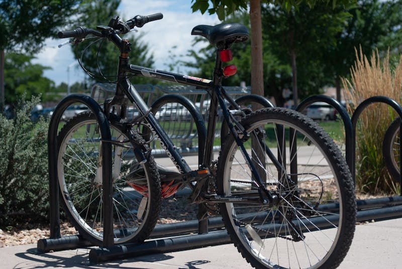 Female-driven bike workshop kicks into gear - The Daily Lobo