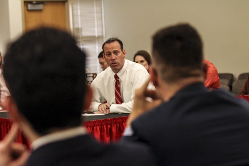 Eddie Nuñez speaks with ASUNM members regarding the athletics department on April 11, 2018.