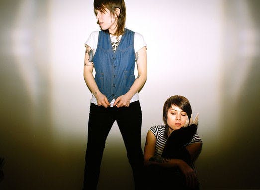 Sara Quin, left, and her twin sister Tegan performed in Albuquerque on Tuesday.
