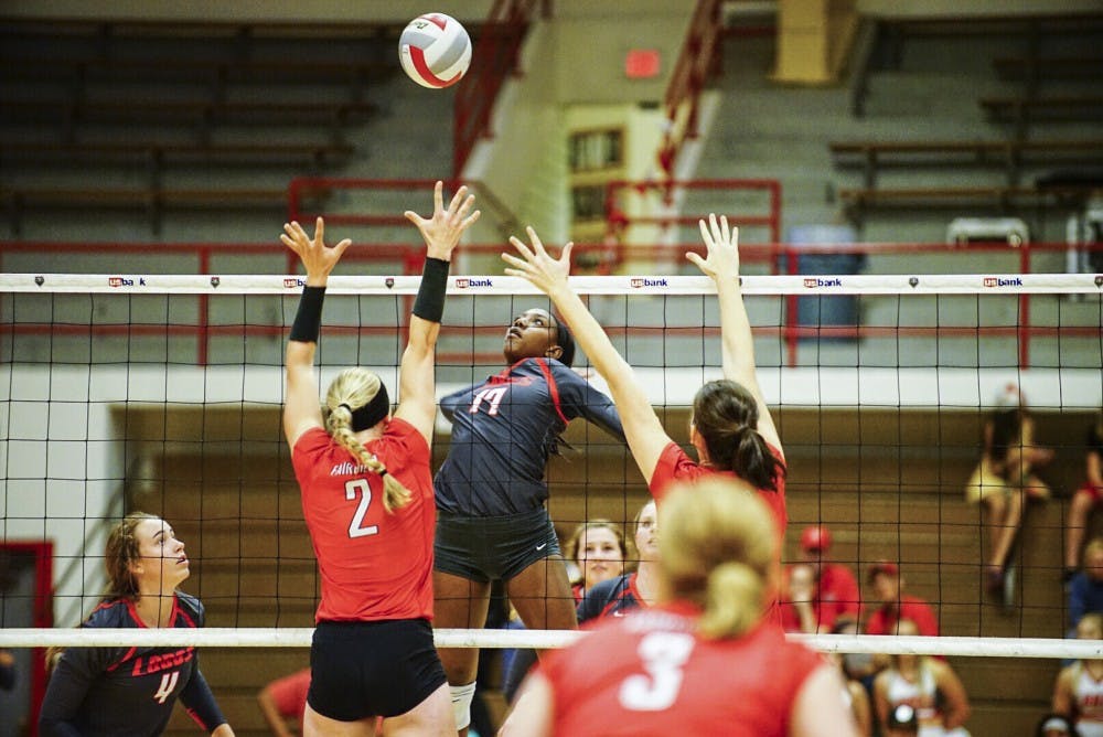 Freshman J'Kaylee Clark, 17, prepares to spike the ball against Fairfield at Johnson Center on Saturday, Aug. 27, 2016. The Lobos will face off with Fresno State at home this Thursday.