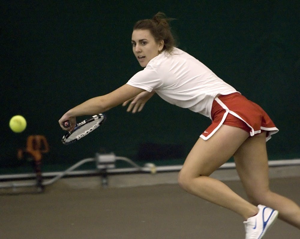 Junior Mackenzie White defeats Colorado's Melisa Esposito at the No. 2 spot to improve to 7-4 on the season.