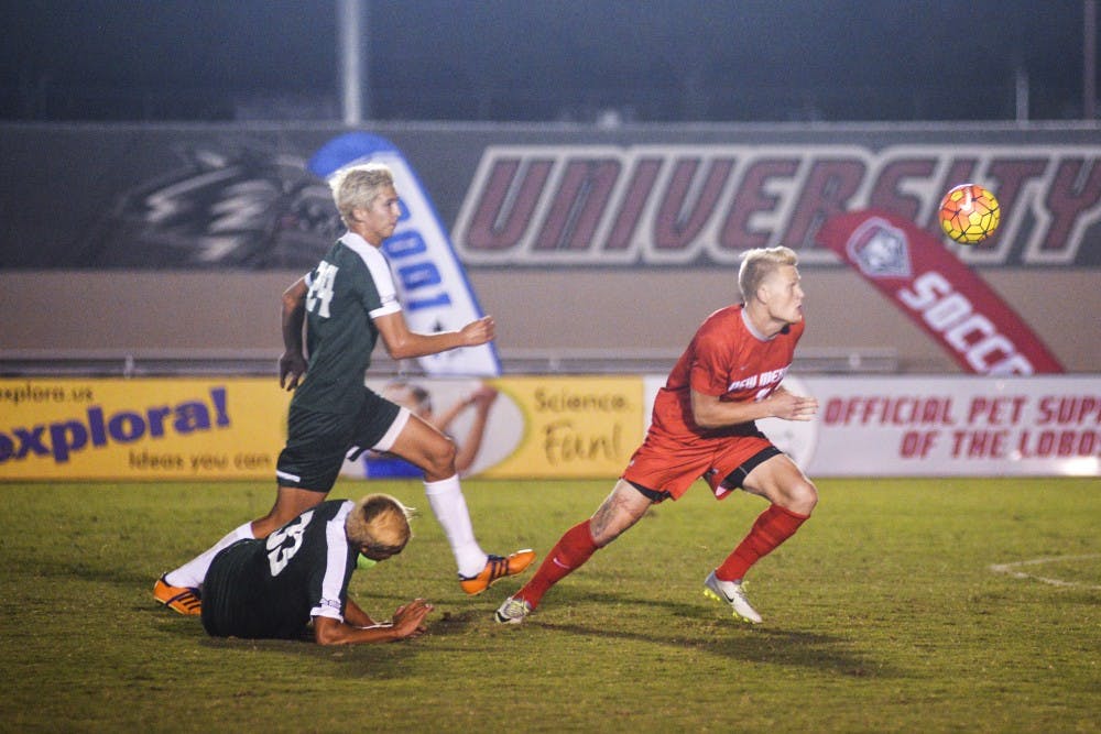 Junior forward Luke Lawrence eyes the ball on his way to the CalPoly net on&nbsp;Sunday, Sept. 4, 2016 at the UNM Soccer Complex. The Lobos will face off against&nbsp;Loyola Marymount on&nbsp;Tuesday evening at home.&nbsp;