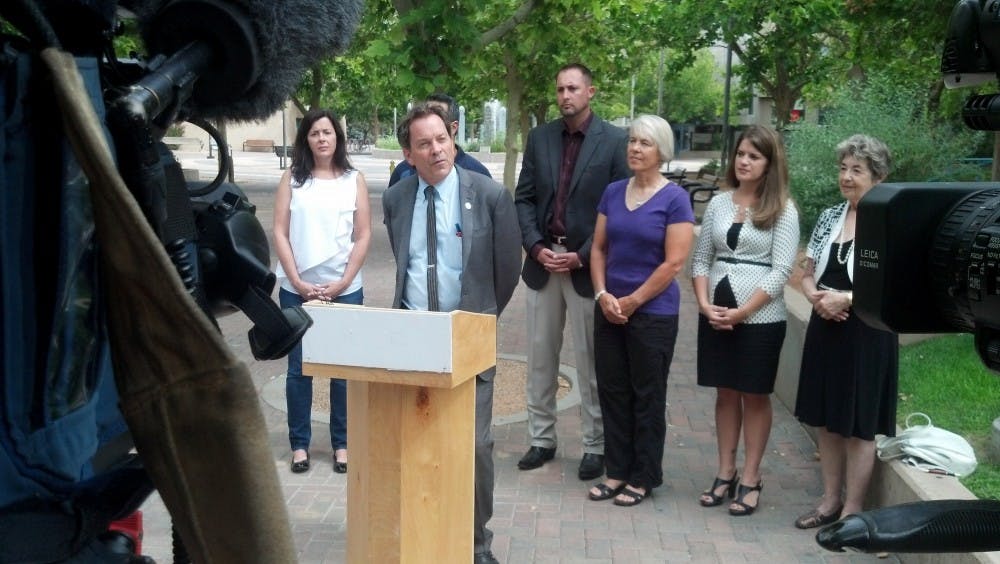 	During a Thursday press conference at UNM, state Sen. Bill O’Neill announces his intention to sponsor legislation allowing New Mexico’s independent voters to participate in primary elections.