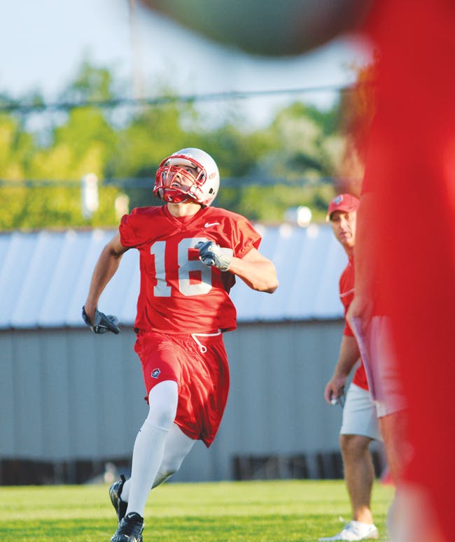 Former Mayfield standout and current Lobo wide receiver Chris Hernandez says he approaches his daily training camp battles, with teammate and cornerback DeAndre Wright, with tenacity, dedication and pride. 