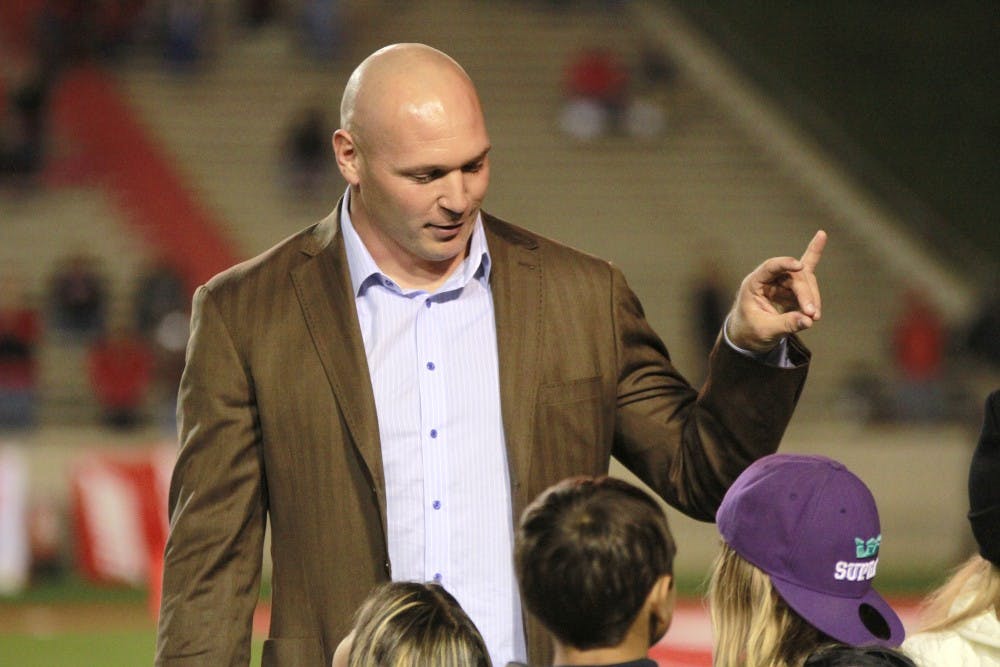 #44 Brian Urlacher Honored During Halftime Ceremony