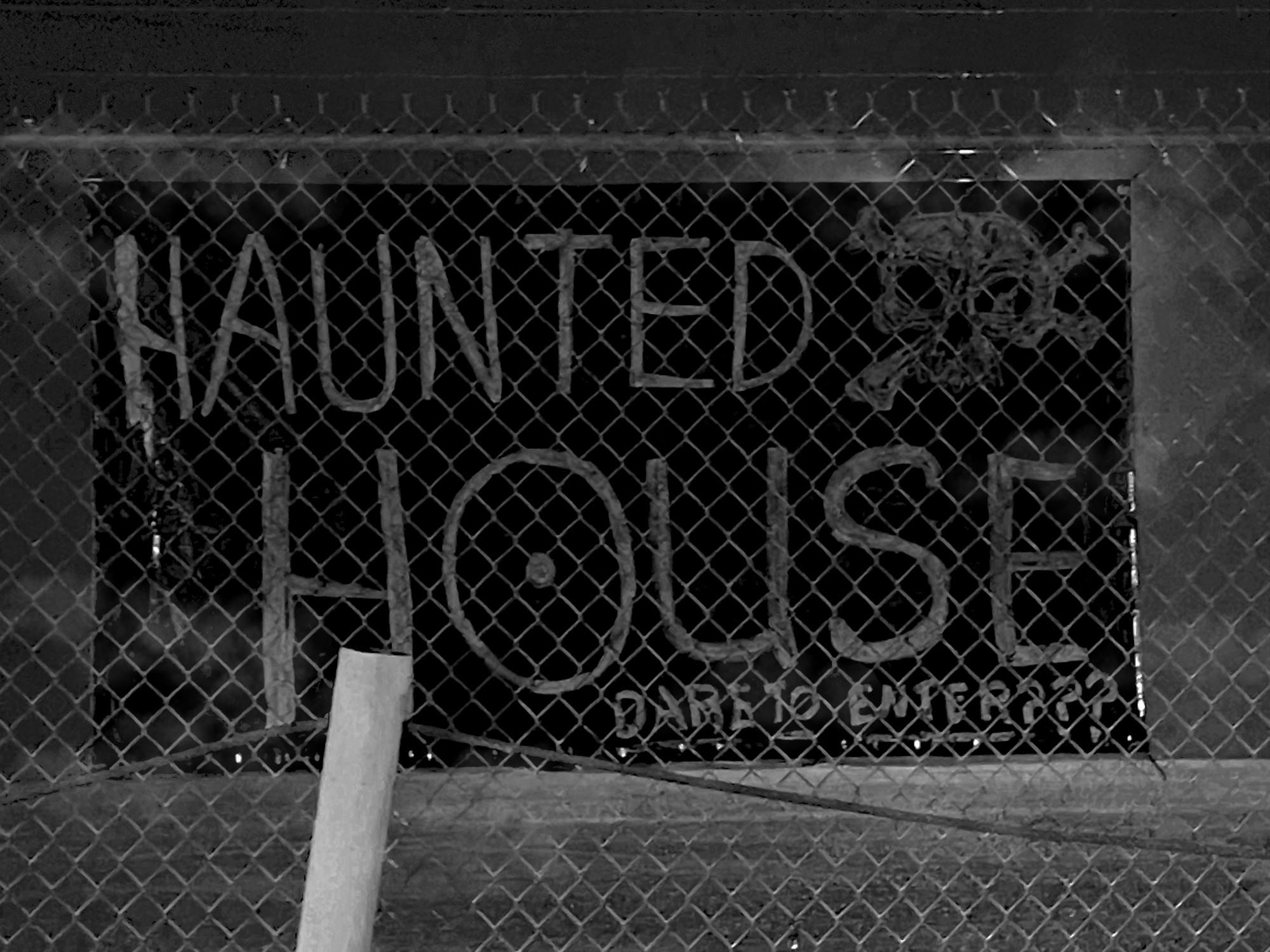 HAUNTEDHOUSES.jpg