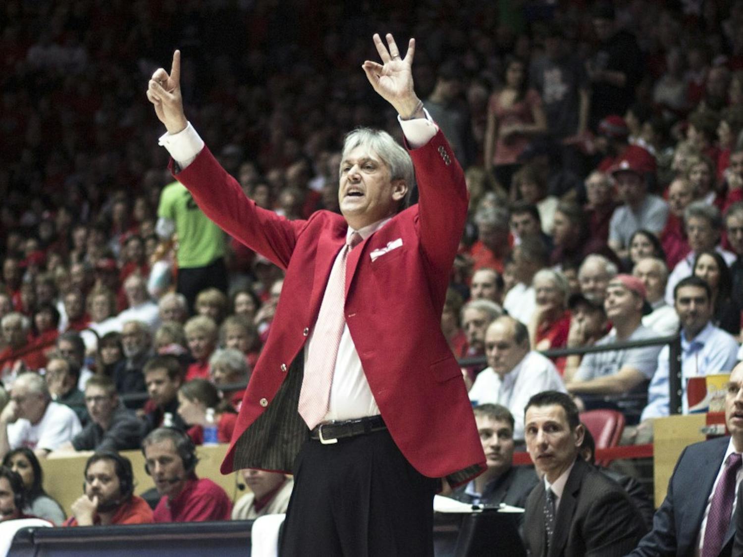 Men’s basketball head coach Craig Neal gestures to his team during the Lobos’ game against Air Force in March. Neal accepted a new six-year contract worth $5.7 million plus incentives, UNM announced Monday.